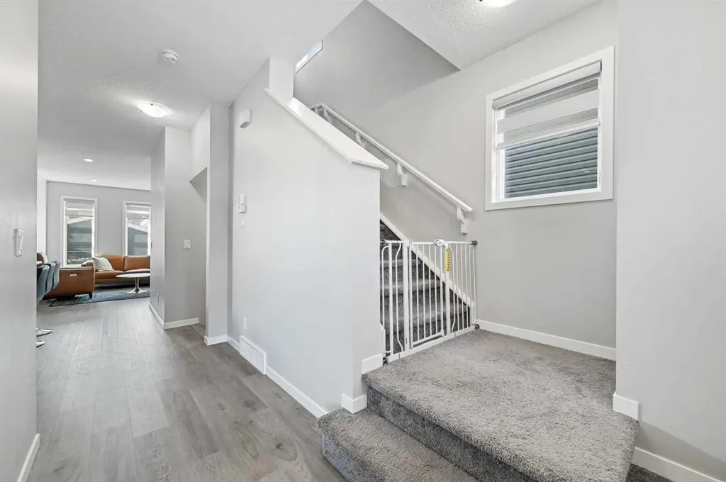 856 West Lakeview Drive