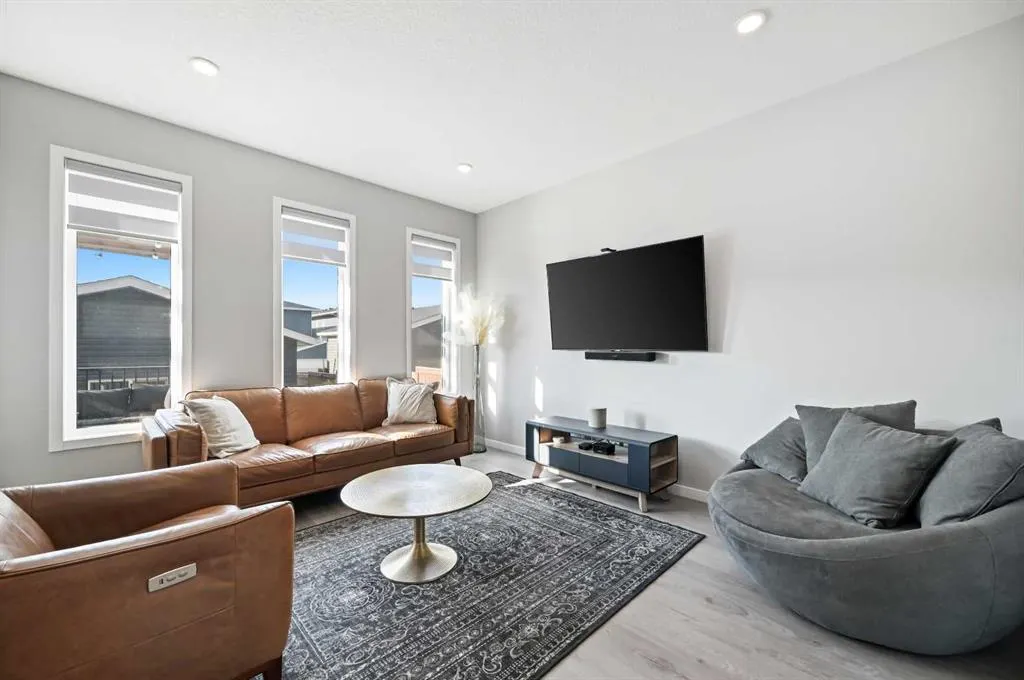 856 West Lakeview Drive