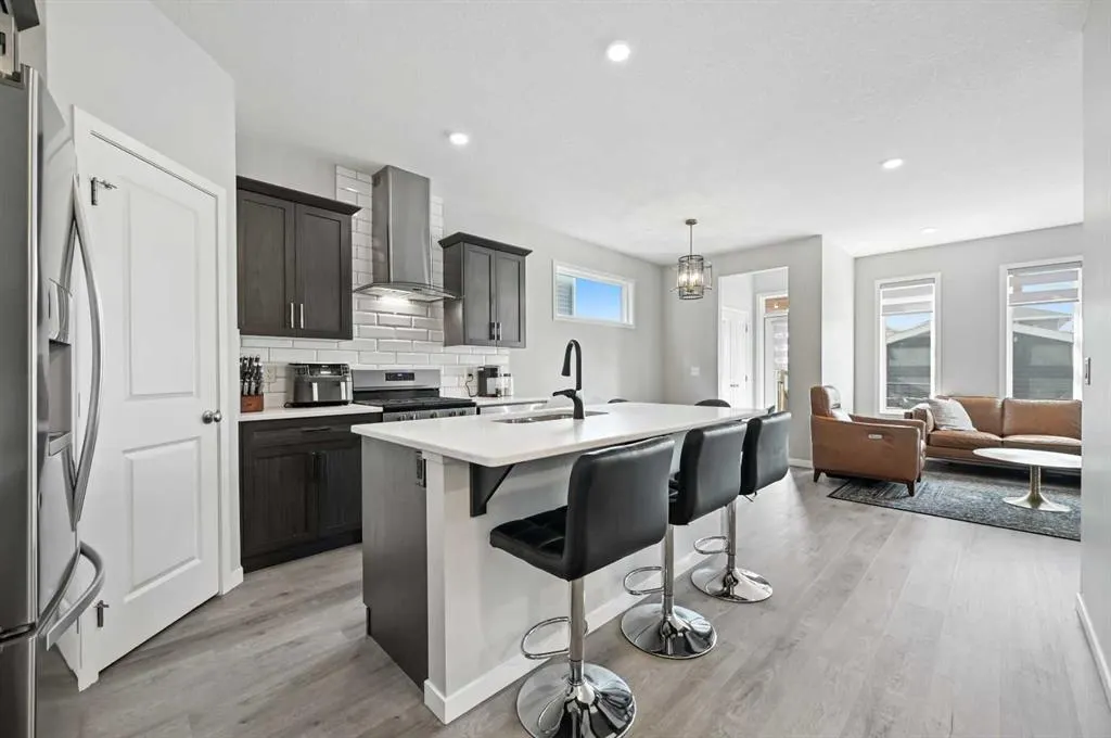 856 West Lakeview Drive