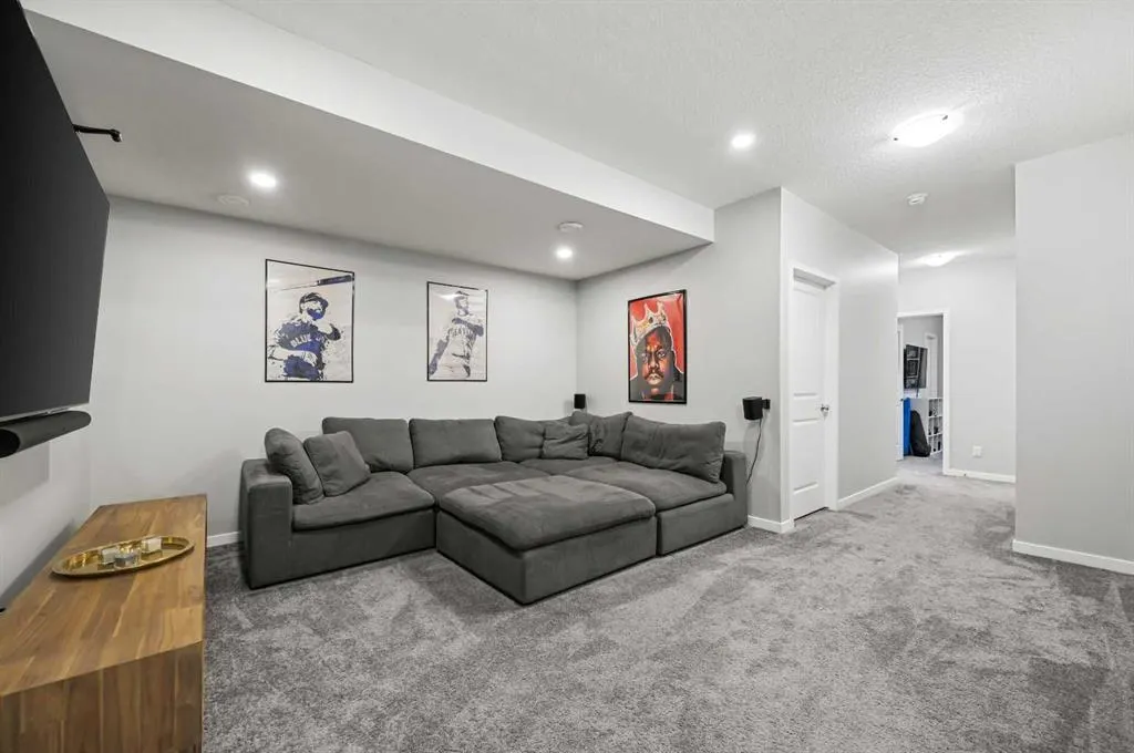 856 West Lakeview Drive
