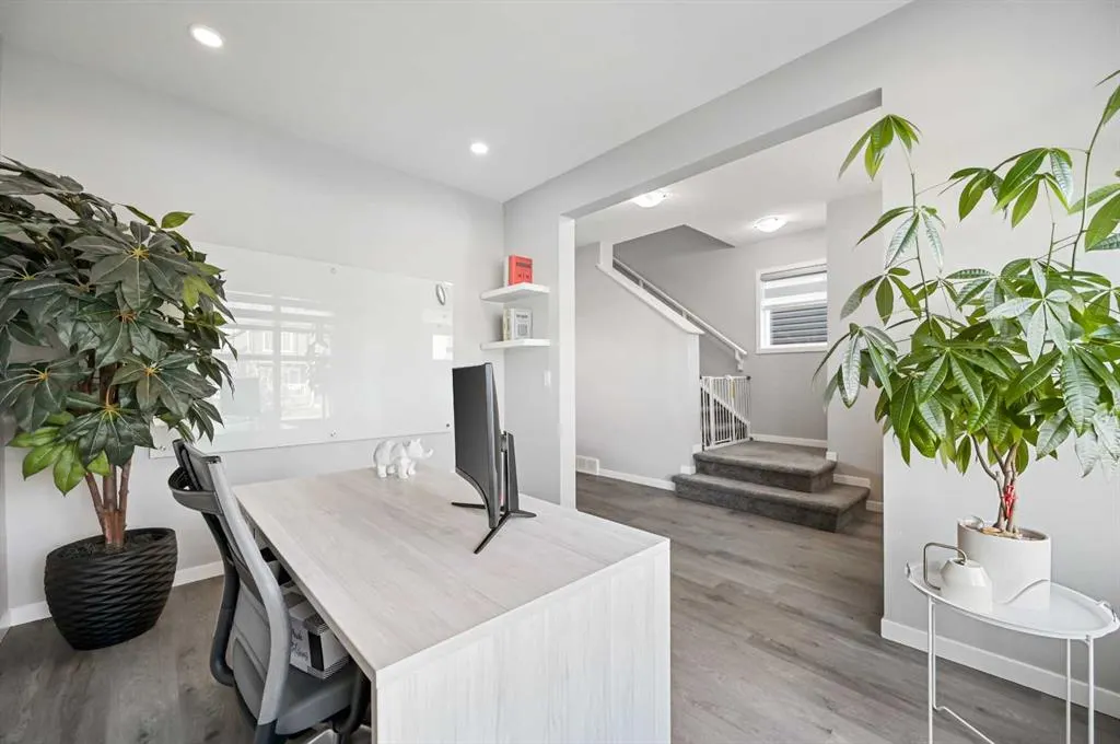 856 West Lakeview Drive
