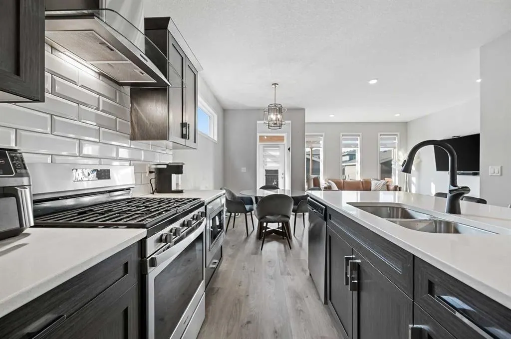 856 West Lakeview Drive