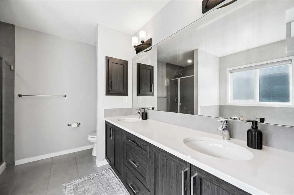 856 West Lakeview Drive