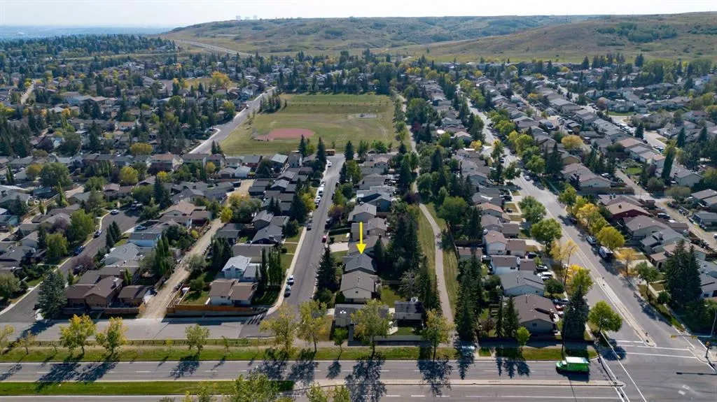 39 Bearberry Crescent NW