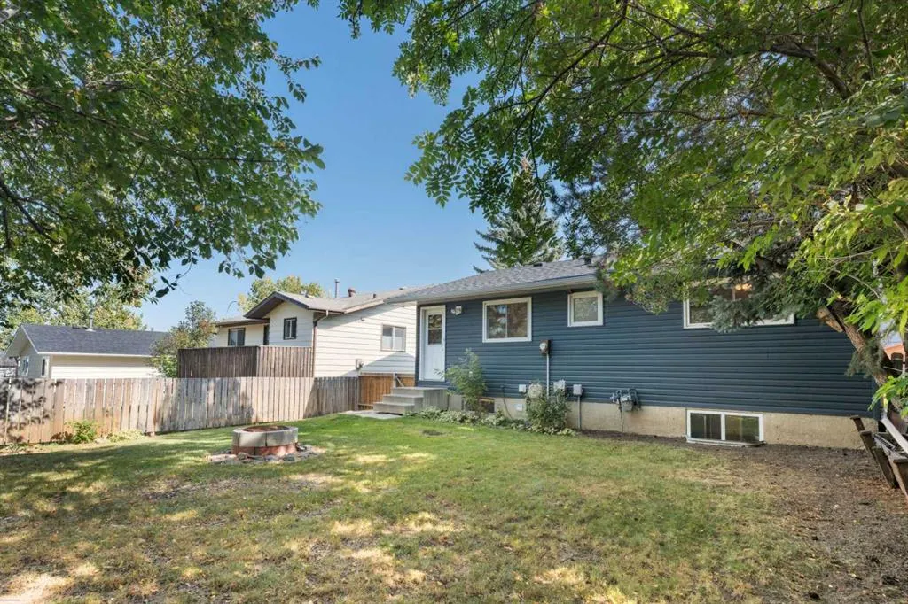 39 Bearberry Crescent NW