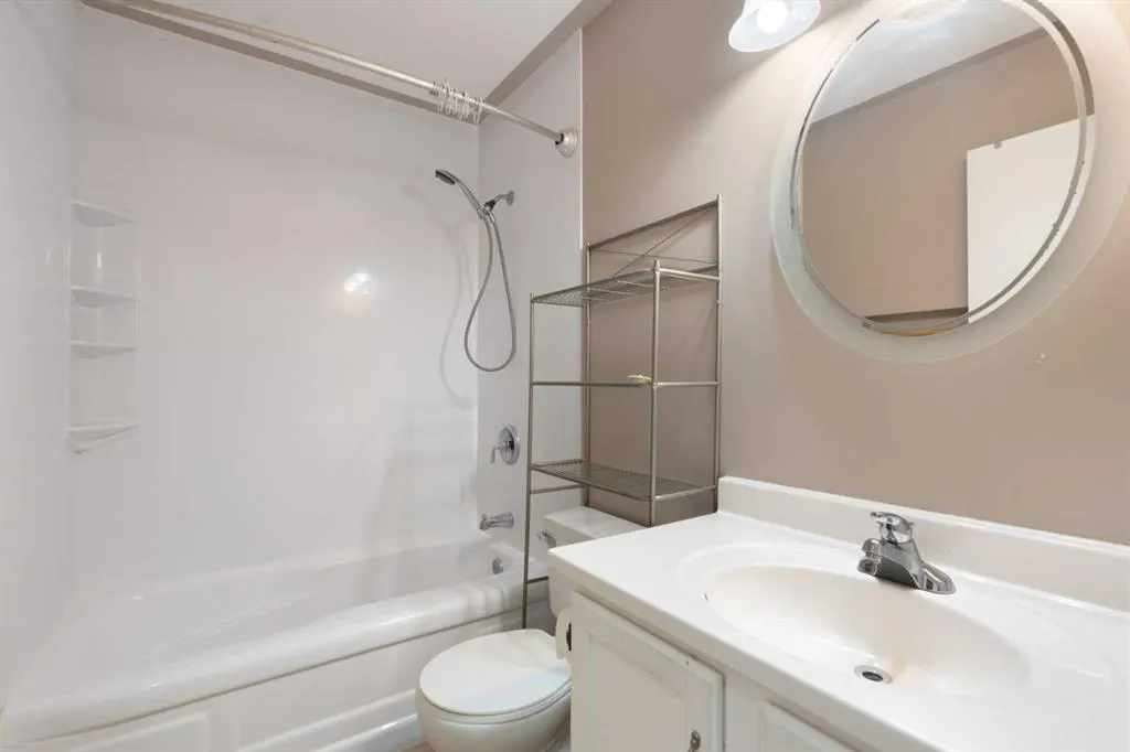 39 Bearberry Crescent NW