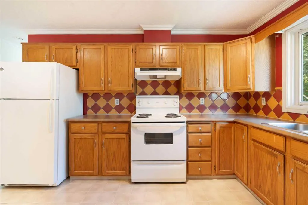 39 Bearberry Crescent NW