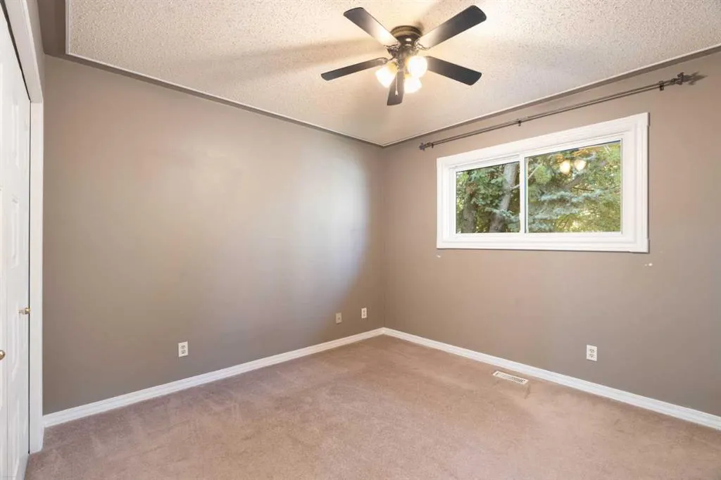 39 Bearberry Crescent NW