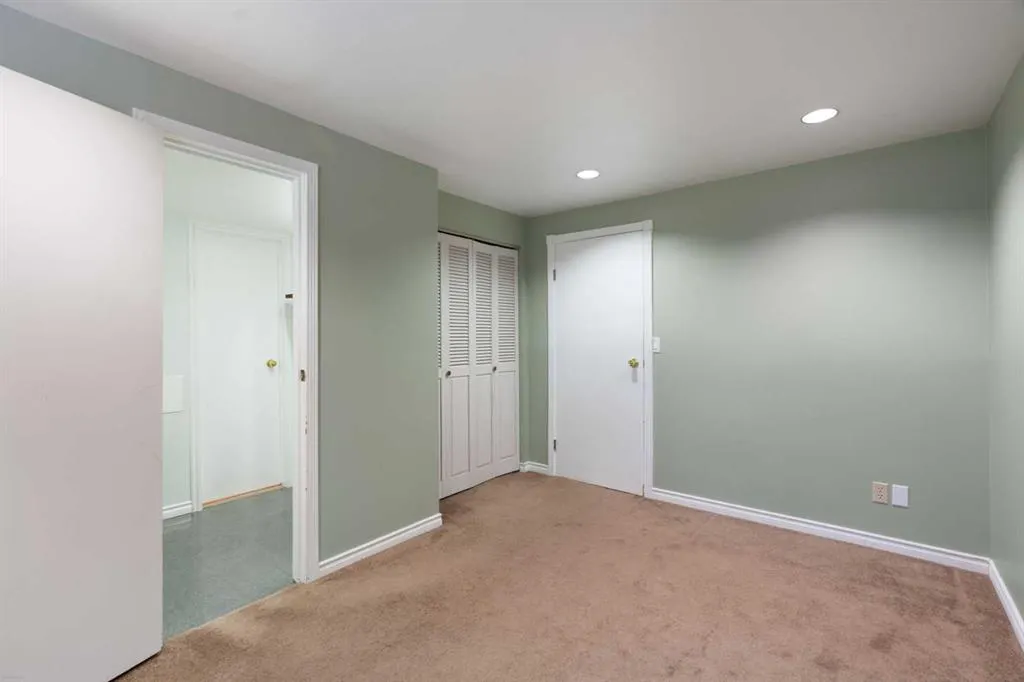 39 Bearberry Crescent NW