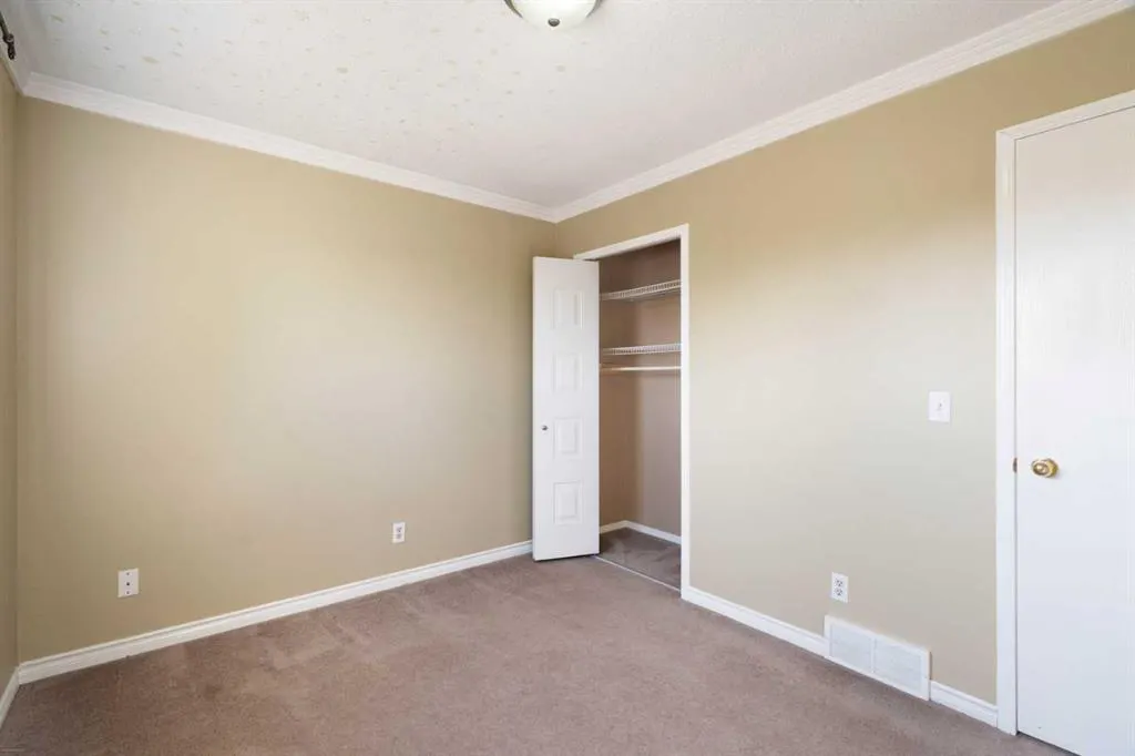 39 Bearberry Crescent NW