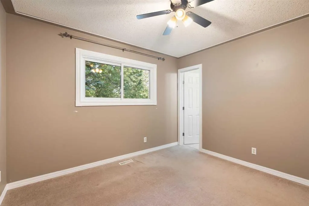 39 Bearberry Crescent NW