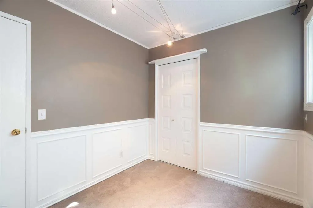 39 Bearberry Crescent NW