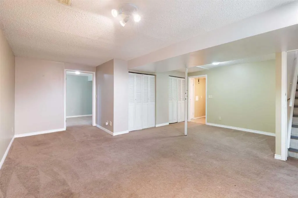 39 Bearberry Crescent NW