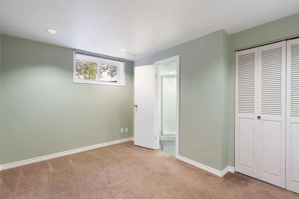 39 Bearberry Crescent NW