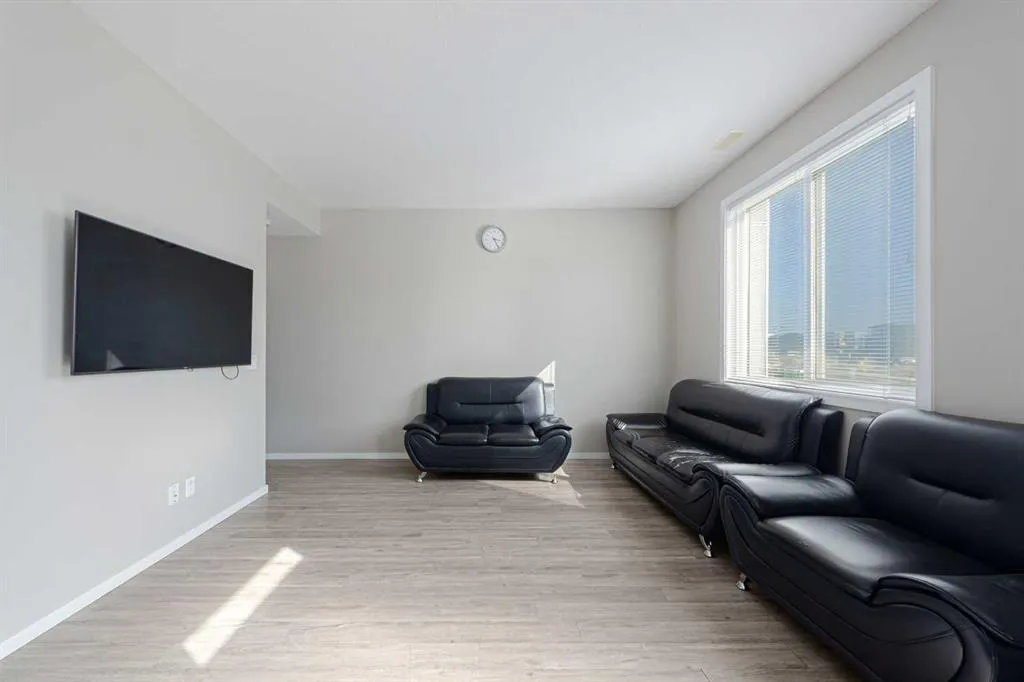 515 Redstone Walk NE, #202