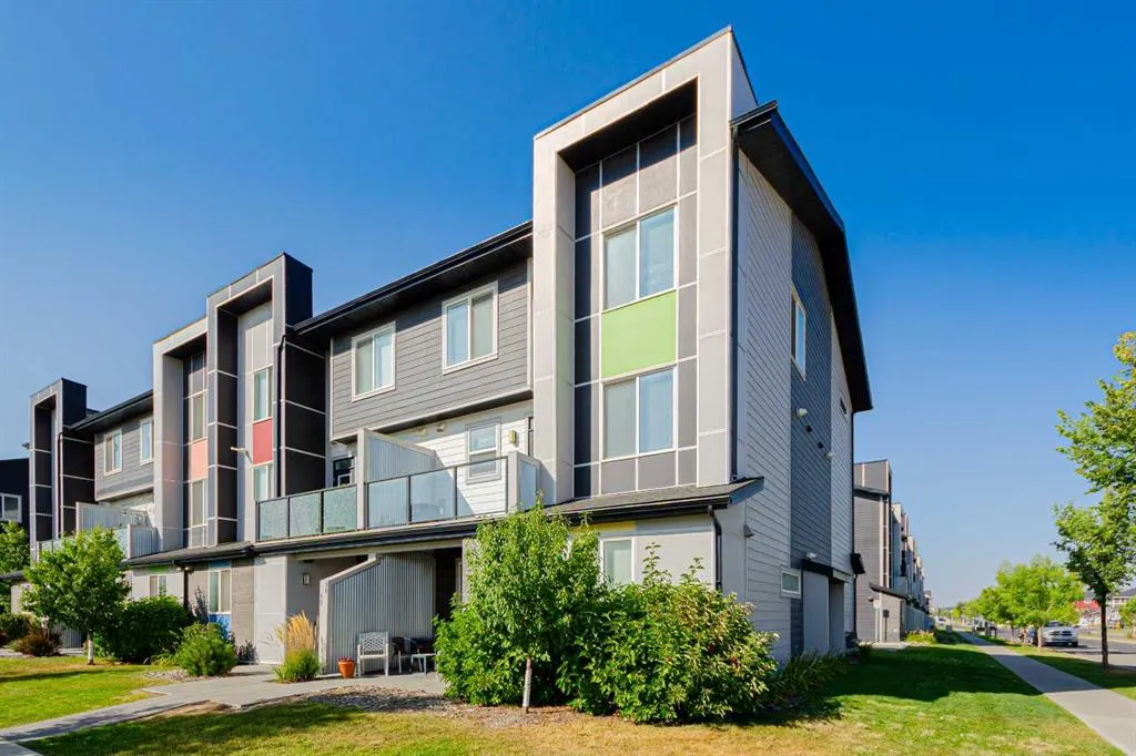 515 Redstone Walk NE, #202