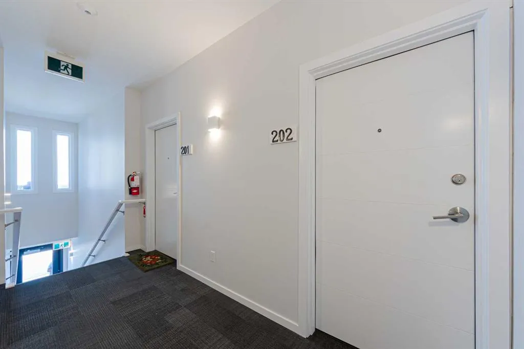 515 Redstone Walk NE, #202