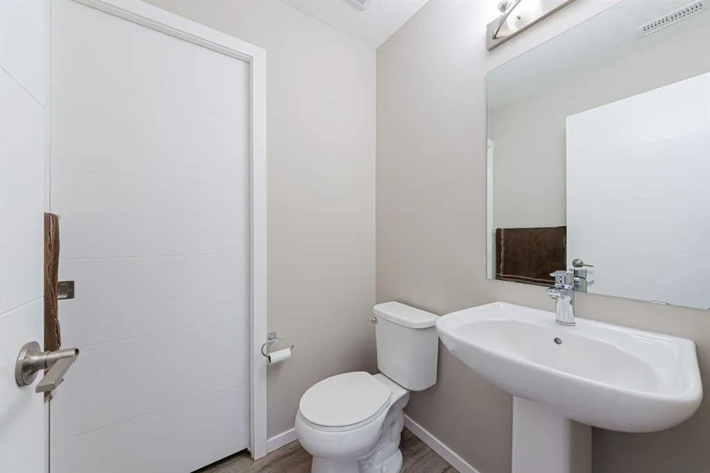 515 Redstone Walk NE, #202