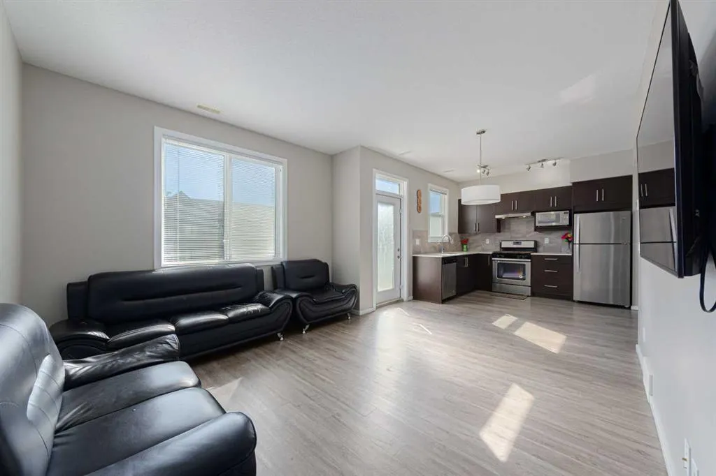 515 Redstone Walk NE, #202