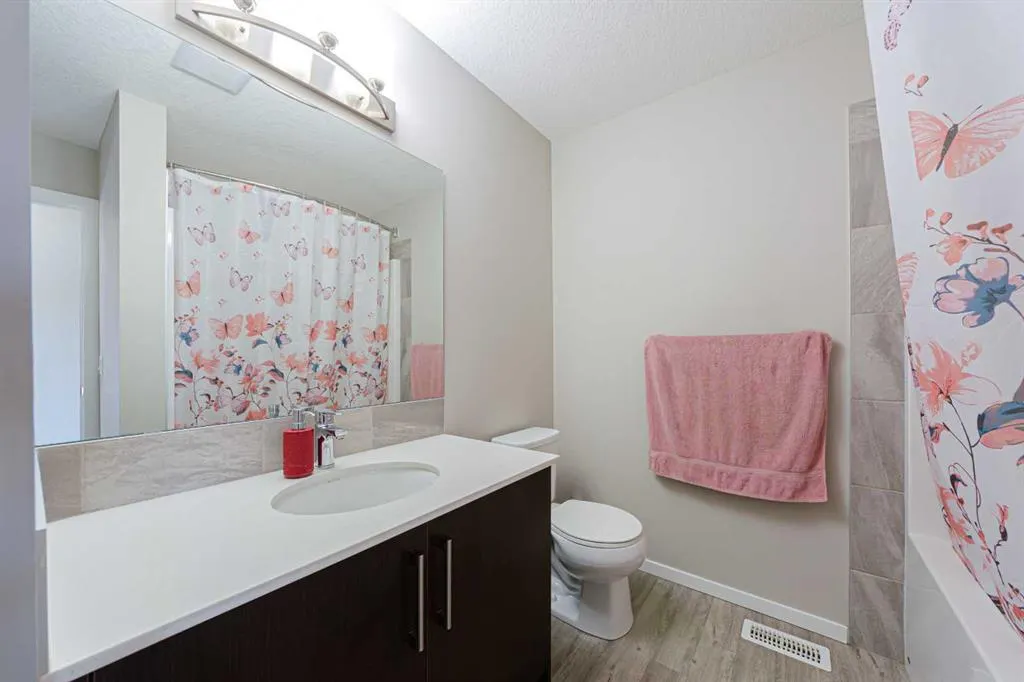 515 Redstone Walk NE, #202