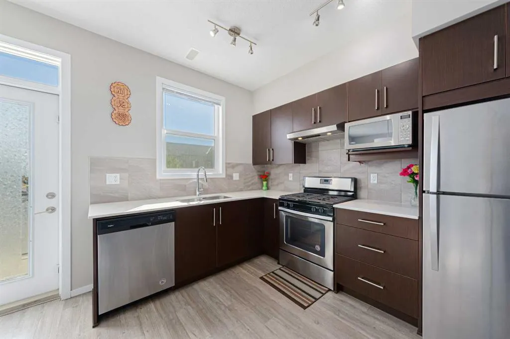 515 Redstone Walk NE, #202