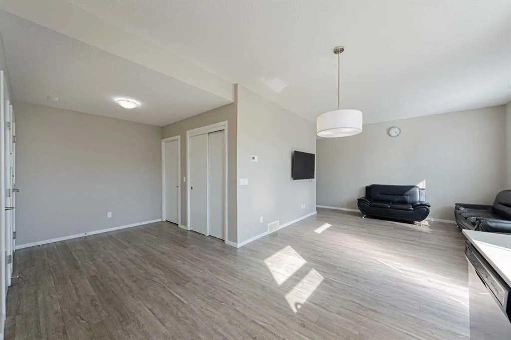 515 Redstone Walk NE, #202