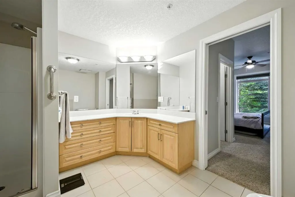 14 Hemlock Crescent SW, #8103