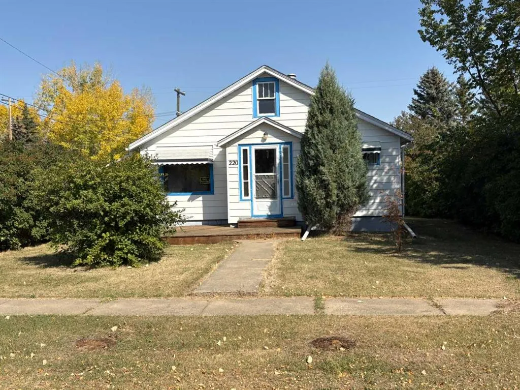 220 LADY VIVIAN Avenue W