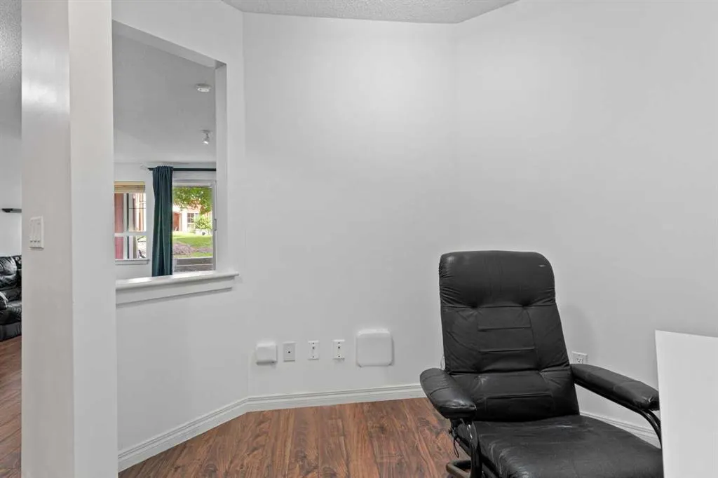 22 Richard Place SW, #143