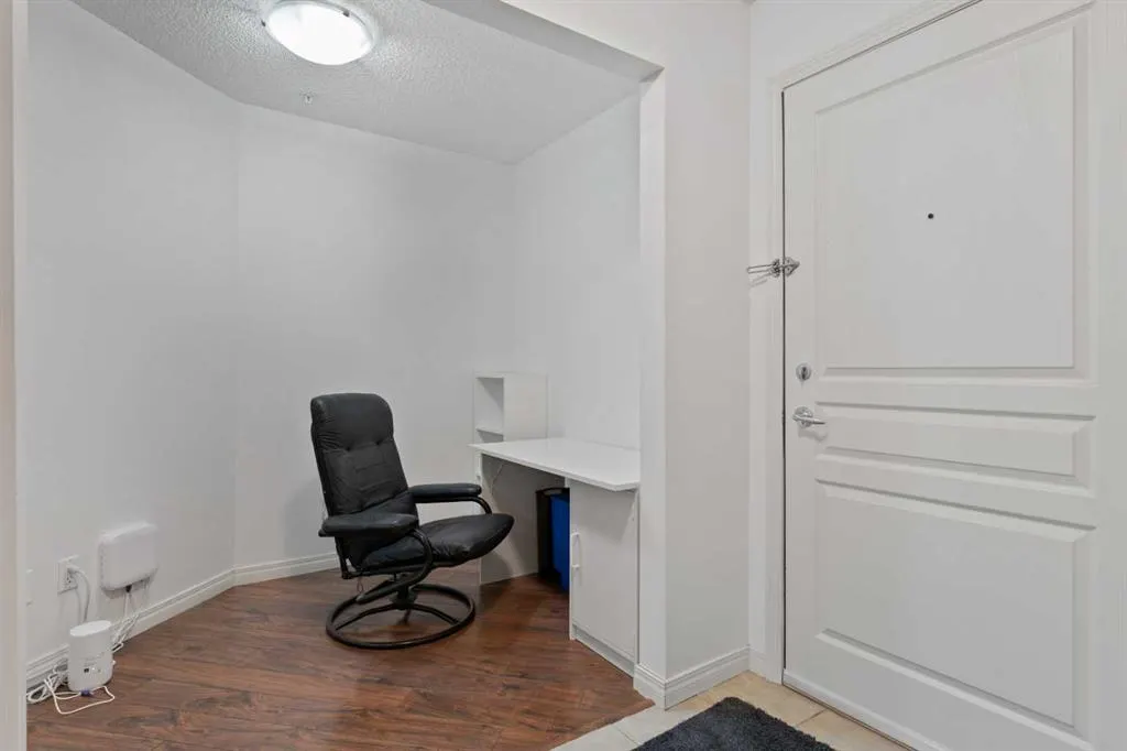 22 Richard Place SW, #143