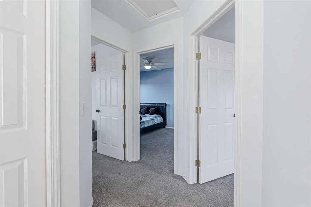 83 Martha's Close NE