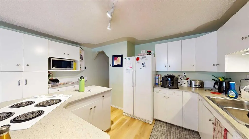 25 De Havilland Boulevard SW