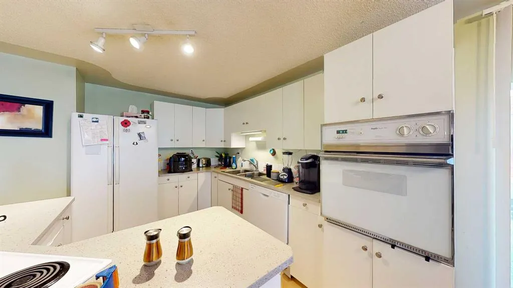 25 De Havilland Boulevard SW