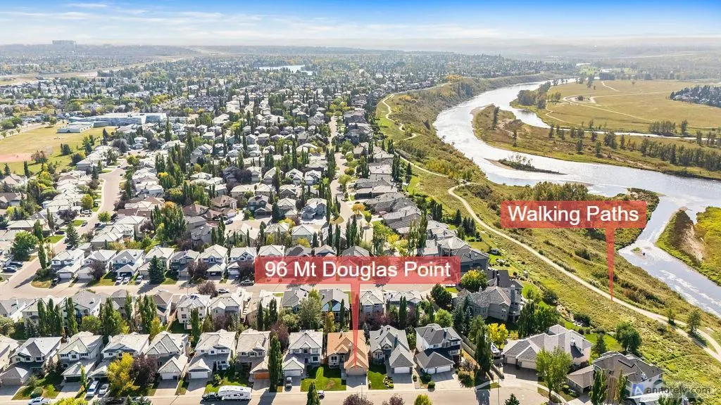 96 Mt Douglas Point SE