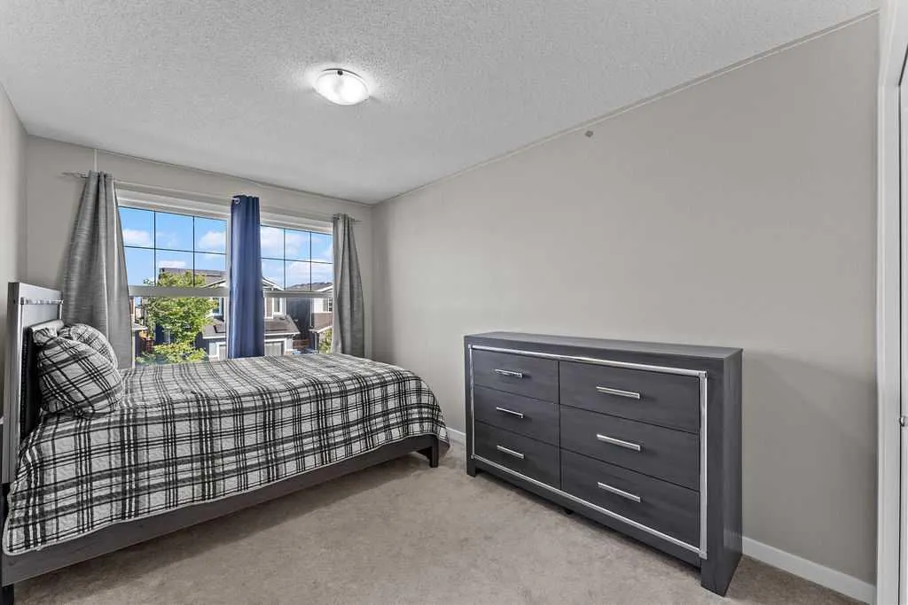 59 Howse Manor NE