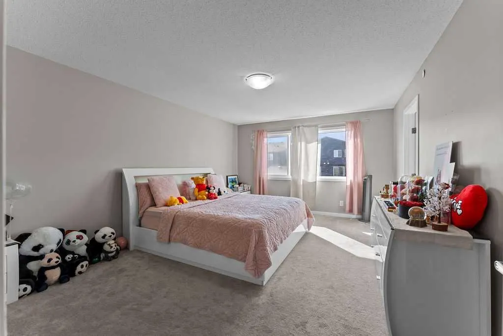 59 Howse Manor NE