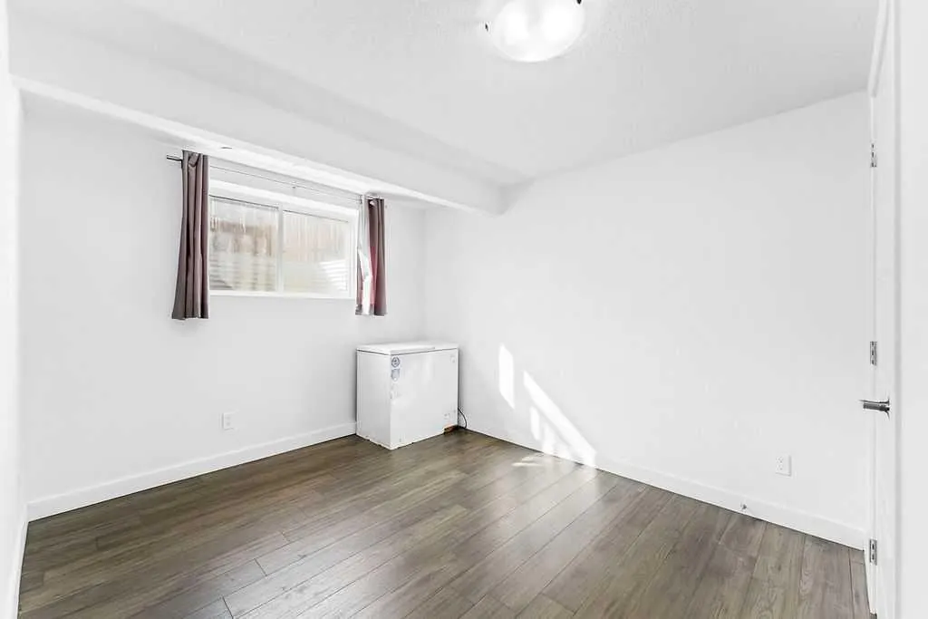 59 Howse Manor NE