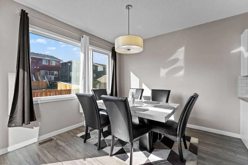 59 Howse Manor NE