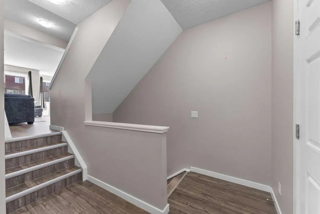 59 Howse Manor NE