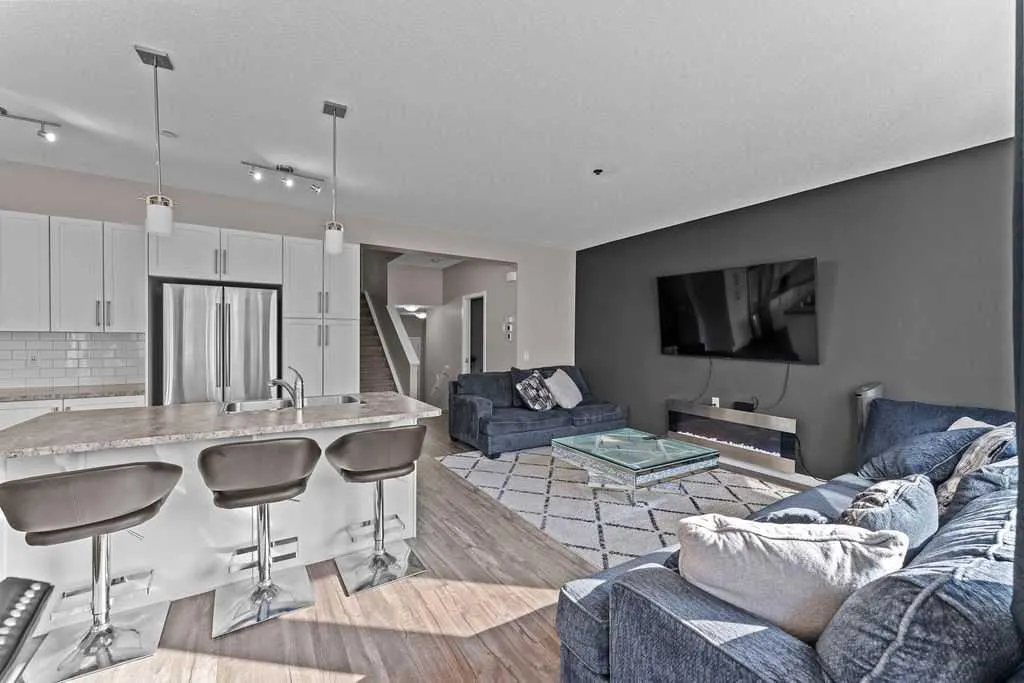 59 Howse Manor NE