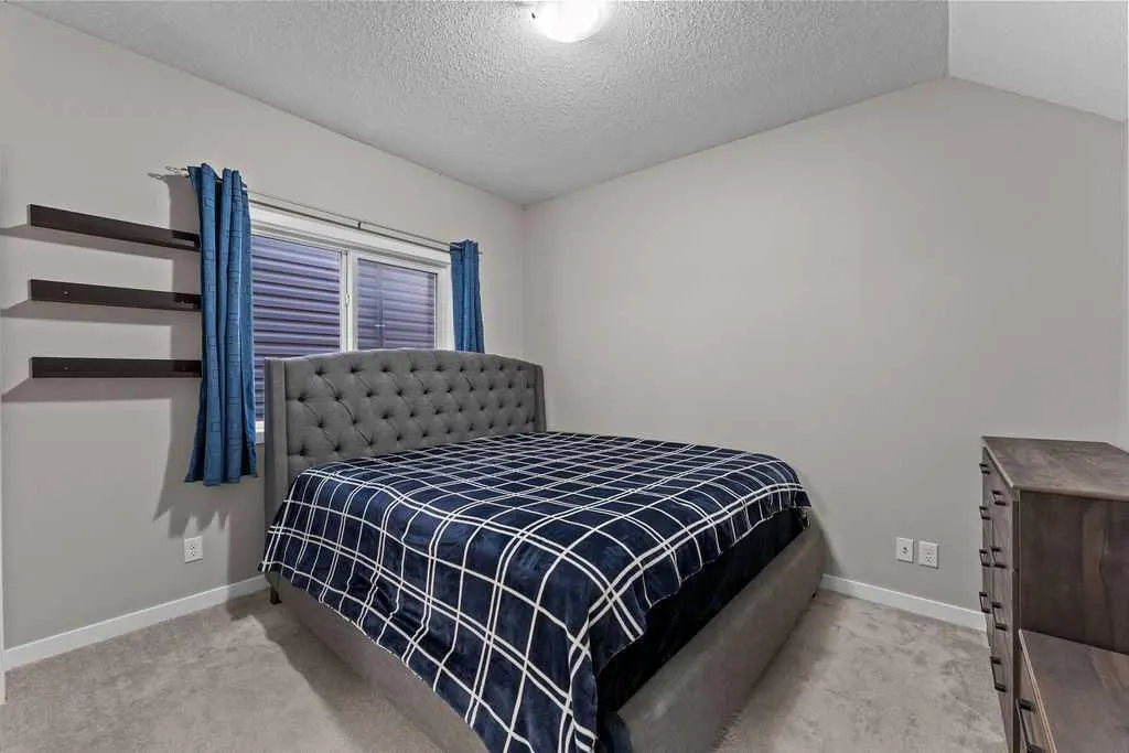 59 Howse Manor NE