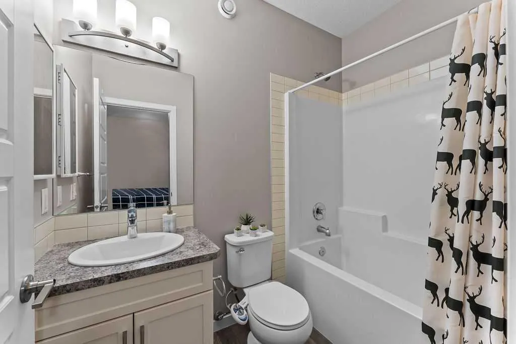 59 Howse Manor NE