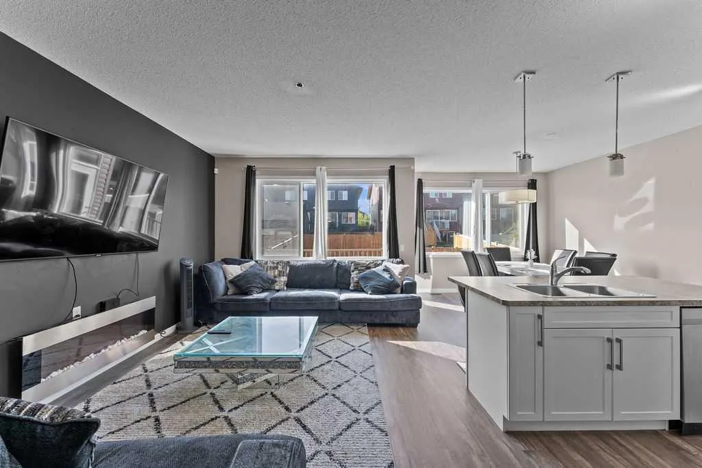 59 Howse Manor NE