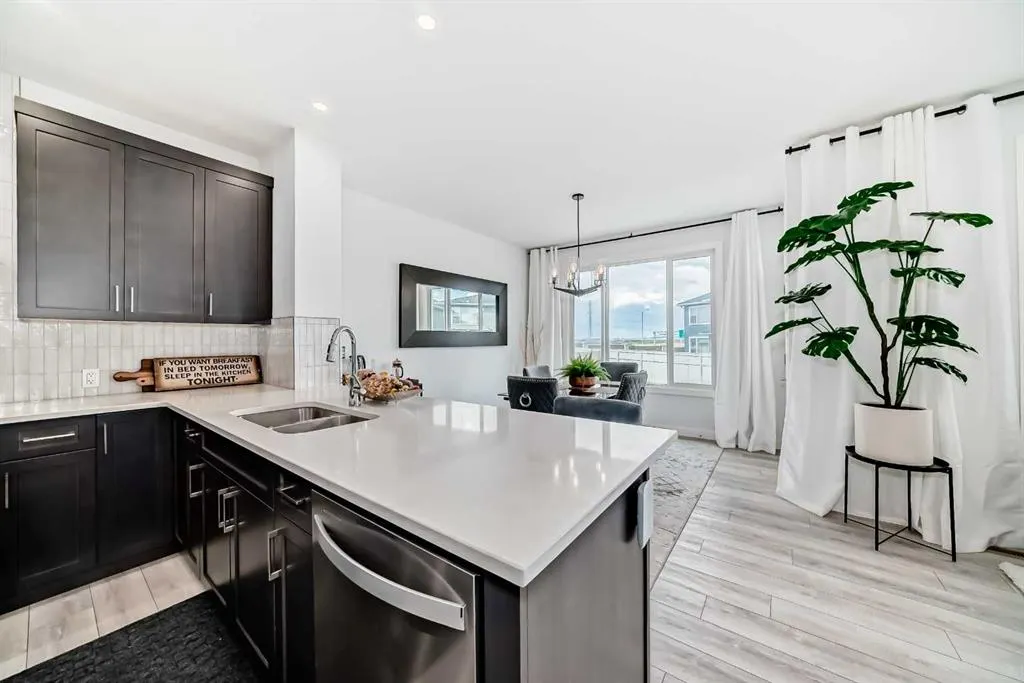 171 Red Sky Crescent NE