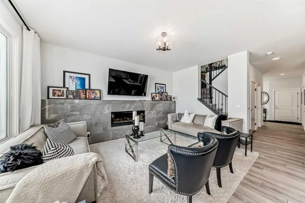 171 Red Sky Crescent NE