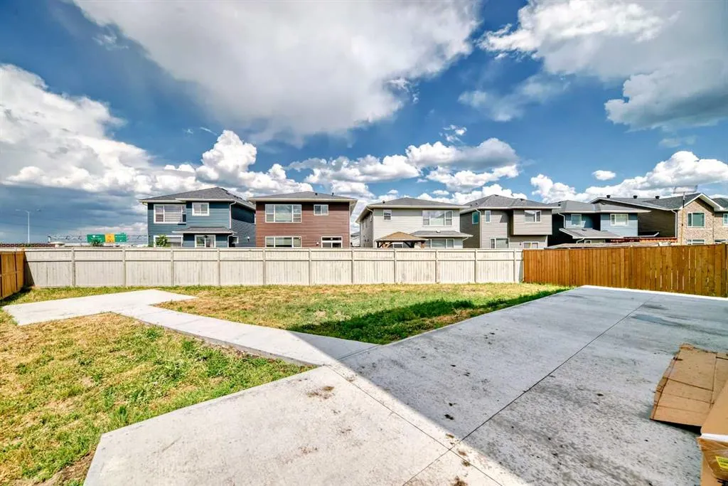 171 Red Sky Crescent NE