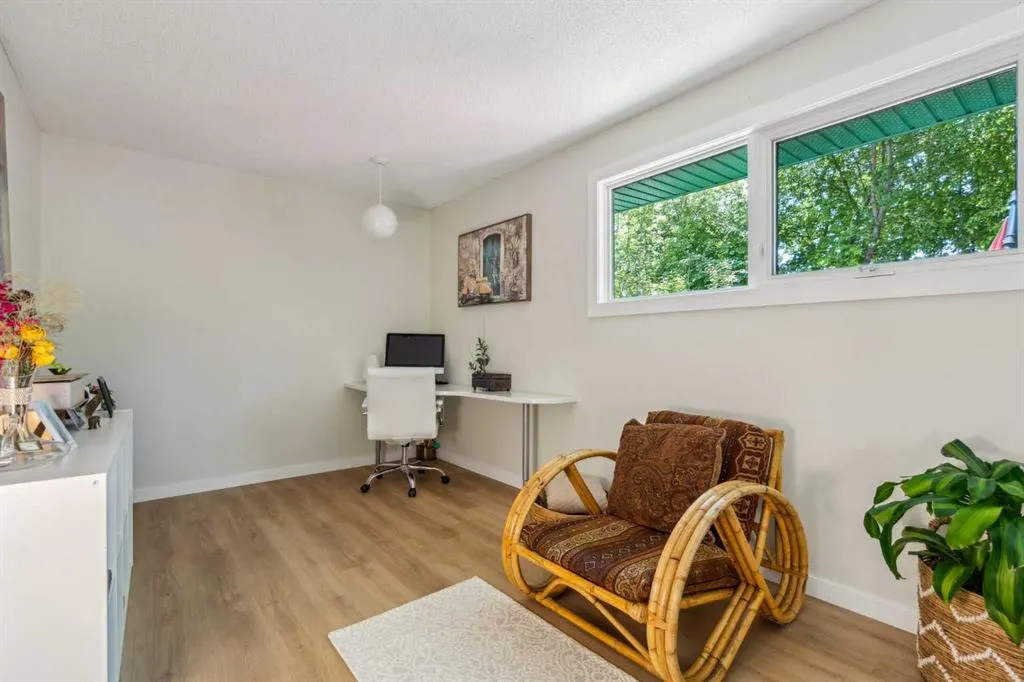 343 Canterbury Drive SW