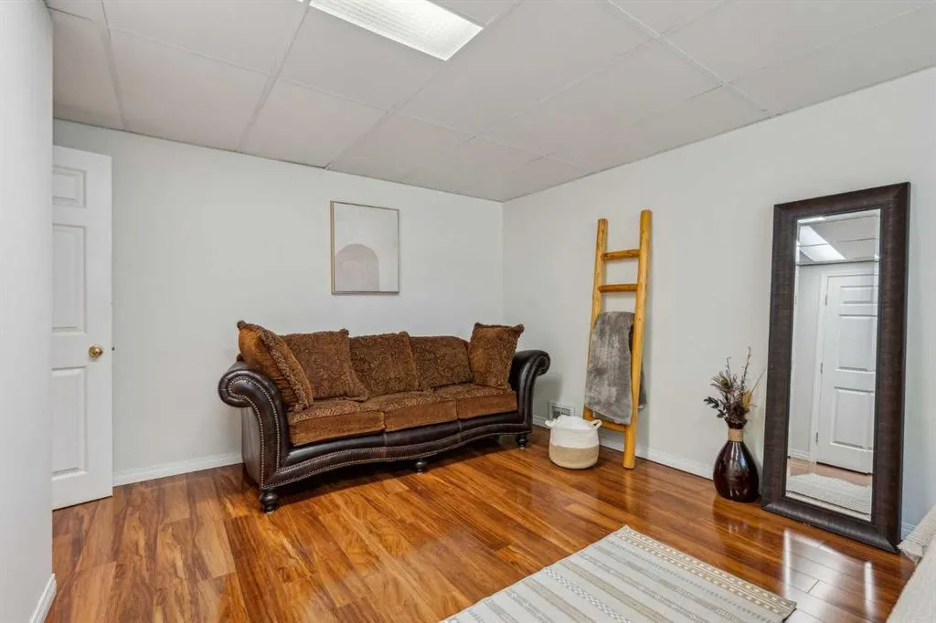 343 Canterbury Drive SW