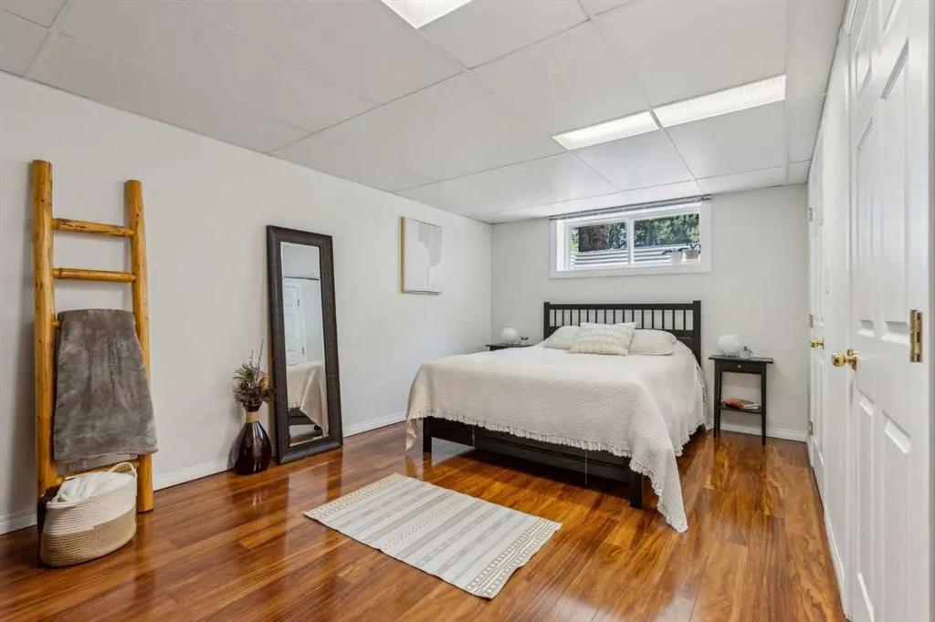 343 Canterbury Drive SW