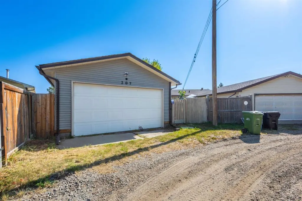 207 Fallswater Road NE